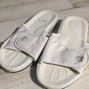 White slide sandals w/blue stripe around sole sailboat on Velcro strap size 8